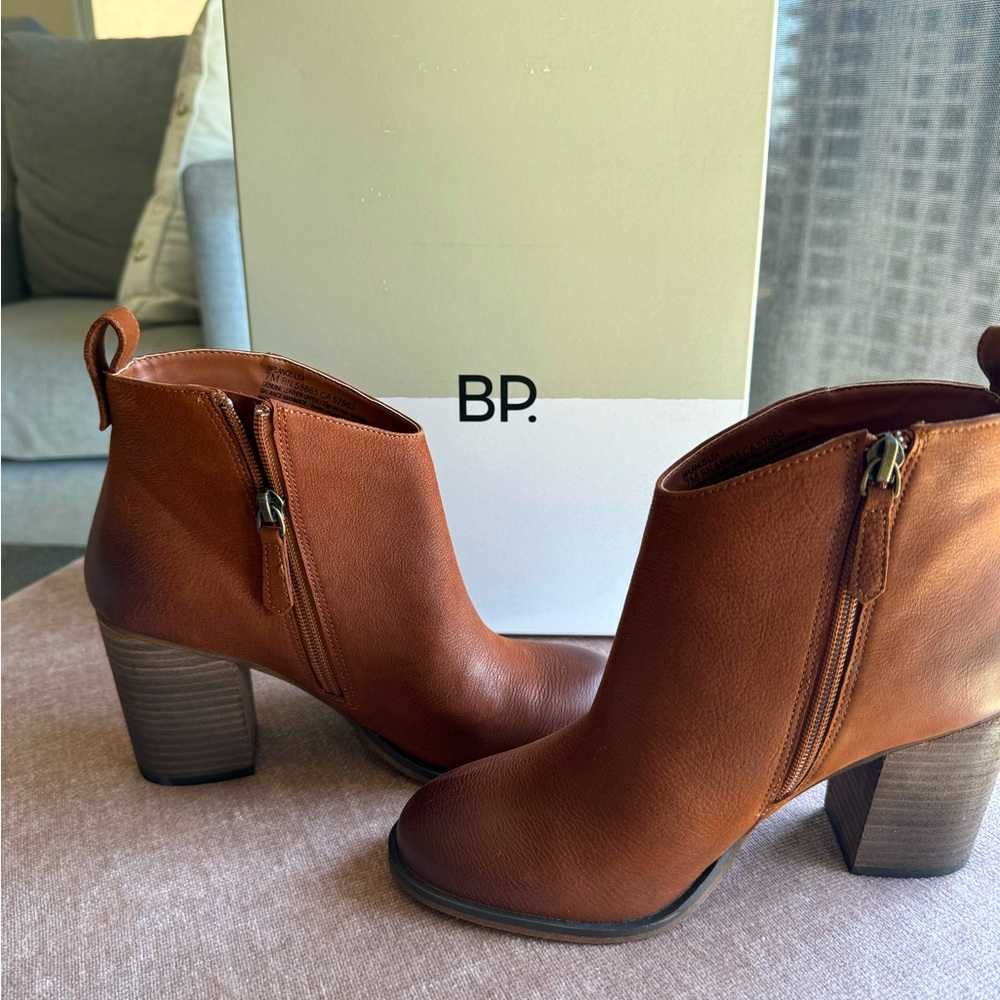 Brand new tan boots